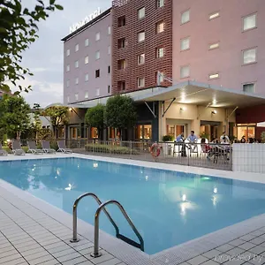 4* מלון Novotel Due